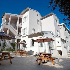https://residence-aragon.fr-provencehotel.com